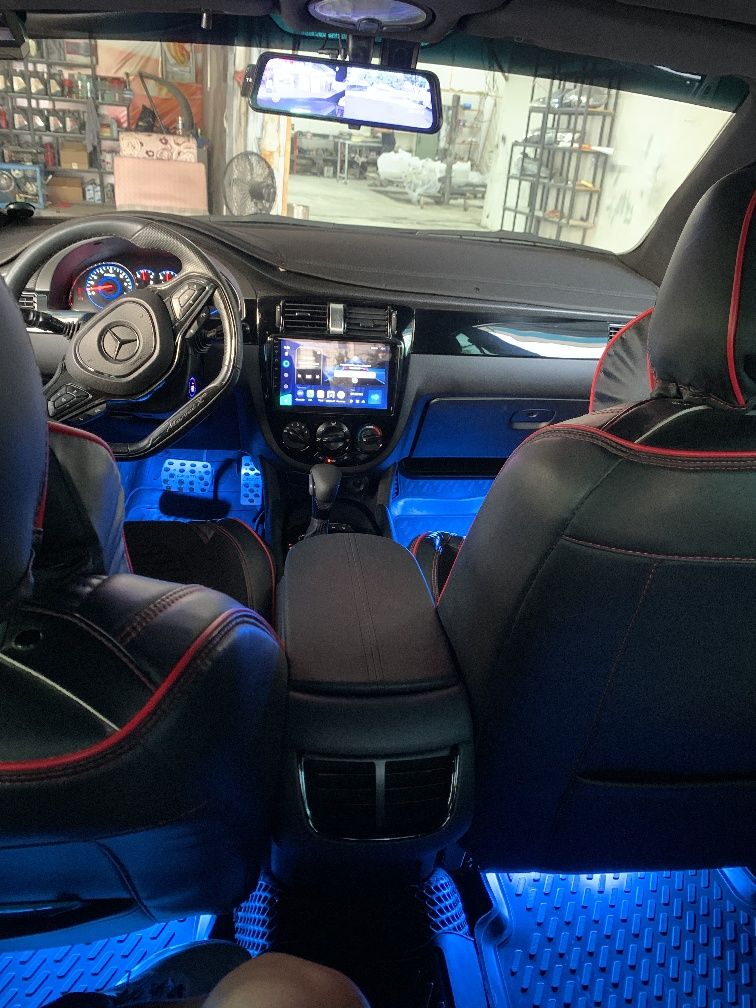 Фуловый автомобиль для любителей тюнинга