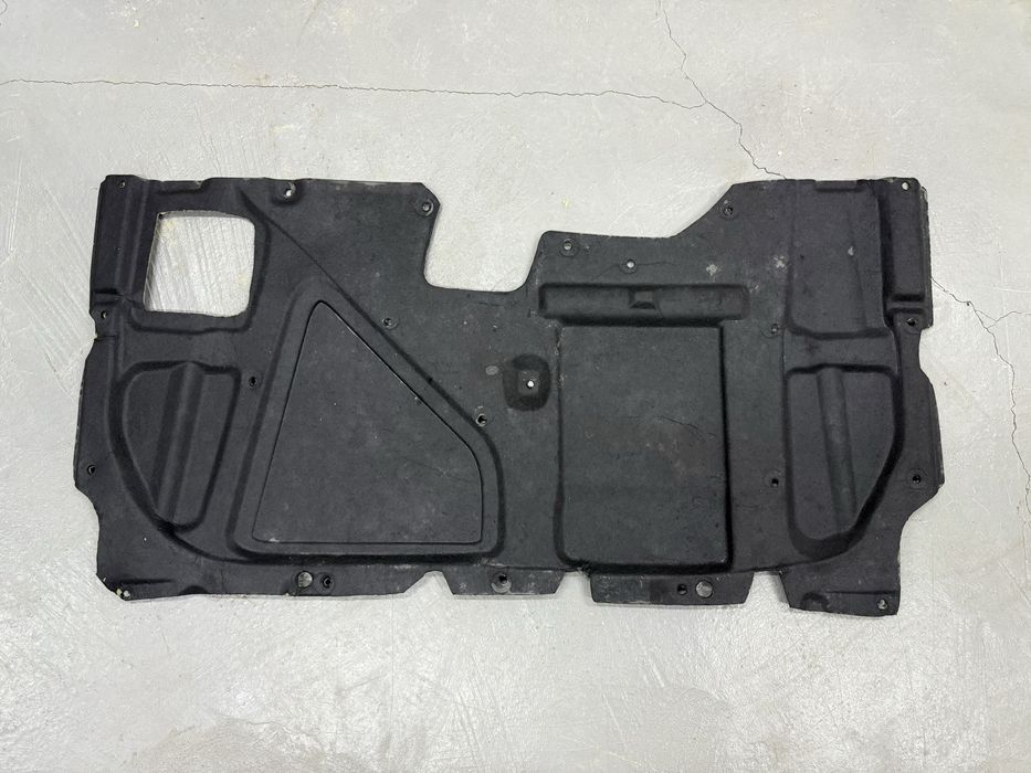 Обшивка капота Паджеро 2 MB669521