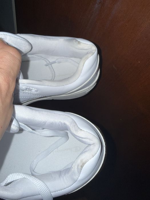 Champion adidasi noi 39 pret 80 ron