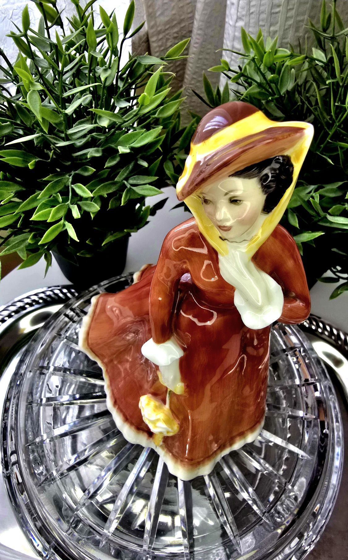 Фигура Royal Doulton Julia