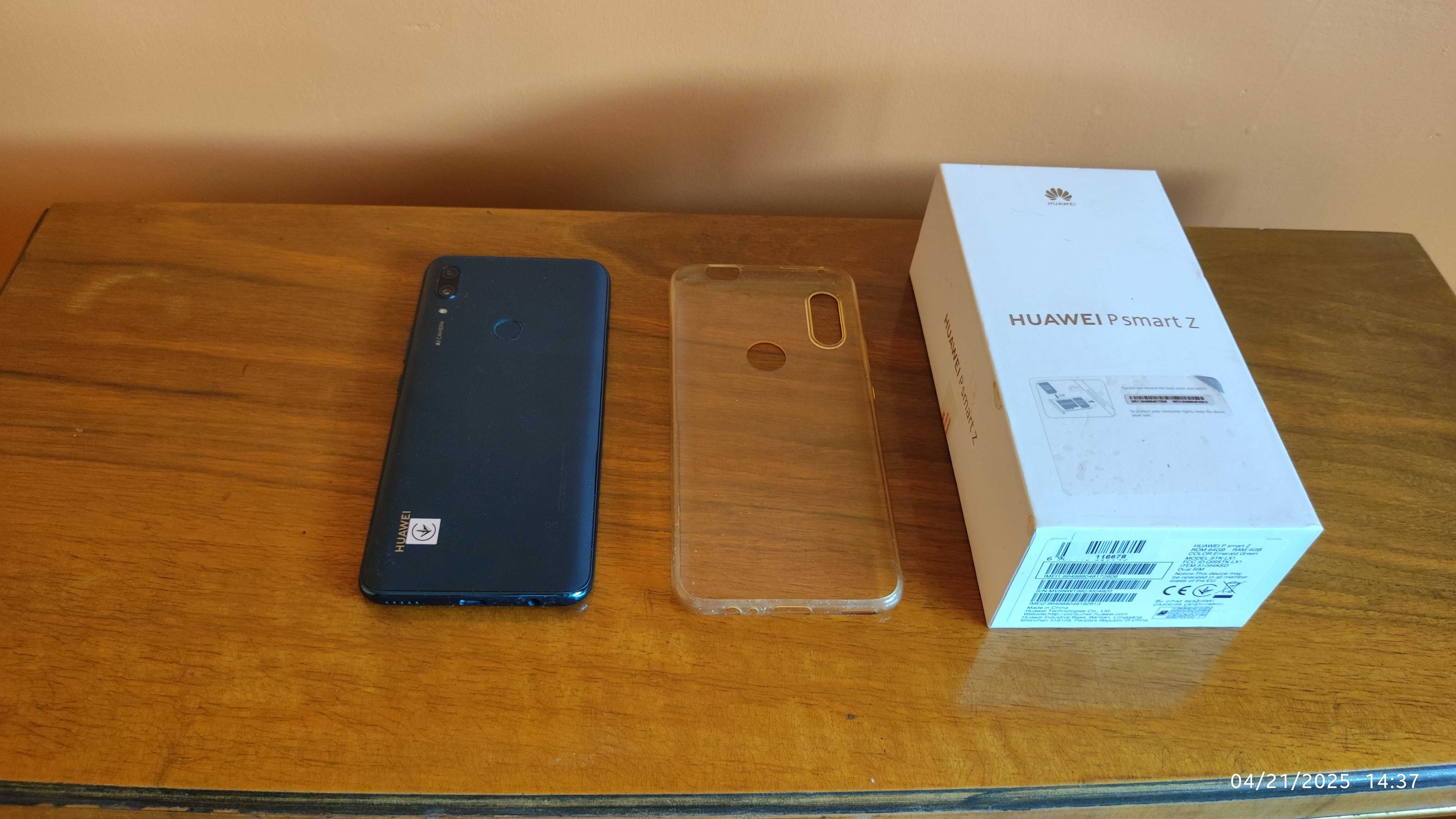 Huawei P Smart Z – смартфон с кутия и силиконов кейс