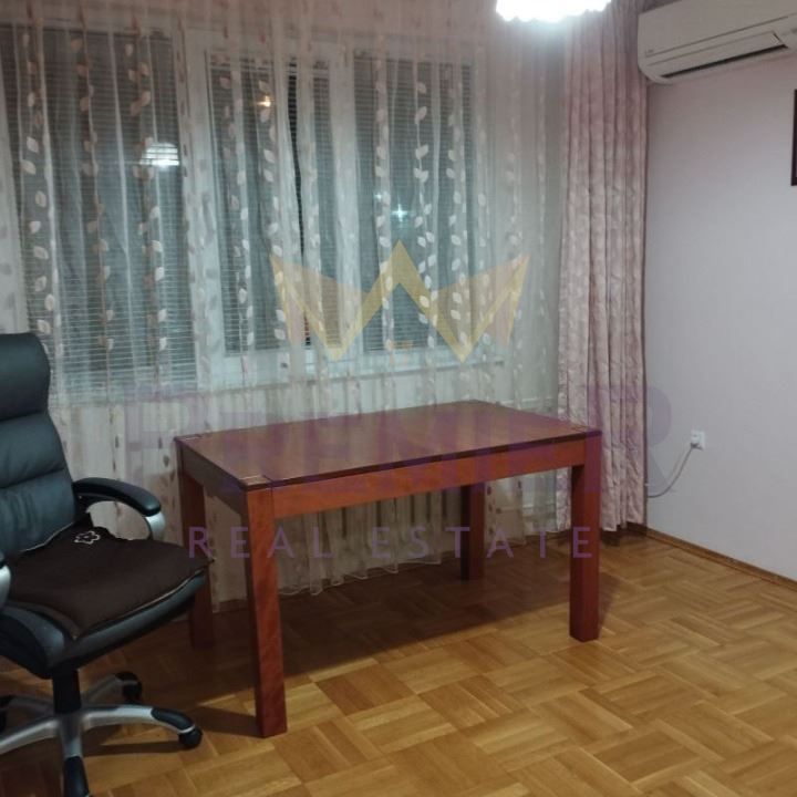 Многостаен апартамент в кв.Въздраждане 1