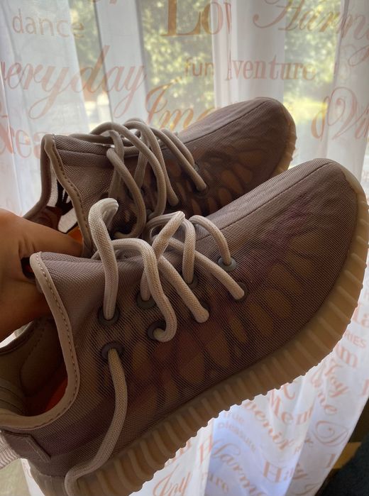 Adidasi Yeezy Boost 36 2/3