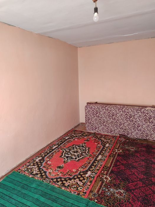 Продаётся без маклер 1-комнатная квартира в городе Чирчик, район Навои