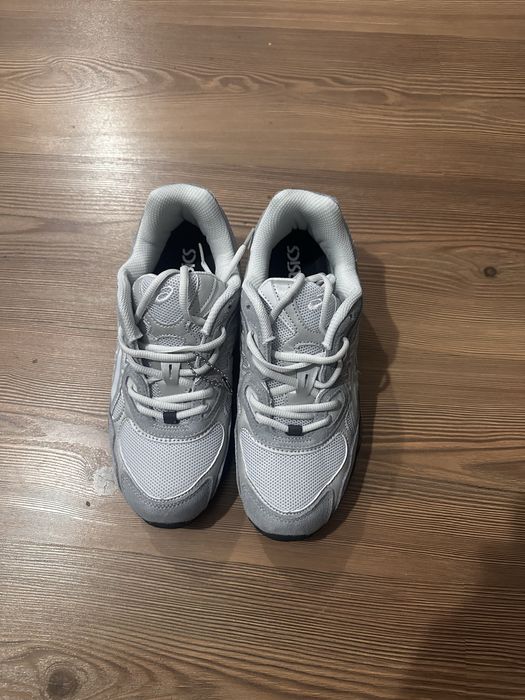 Vand Asics marimea 42