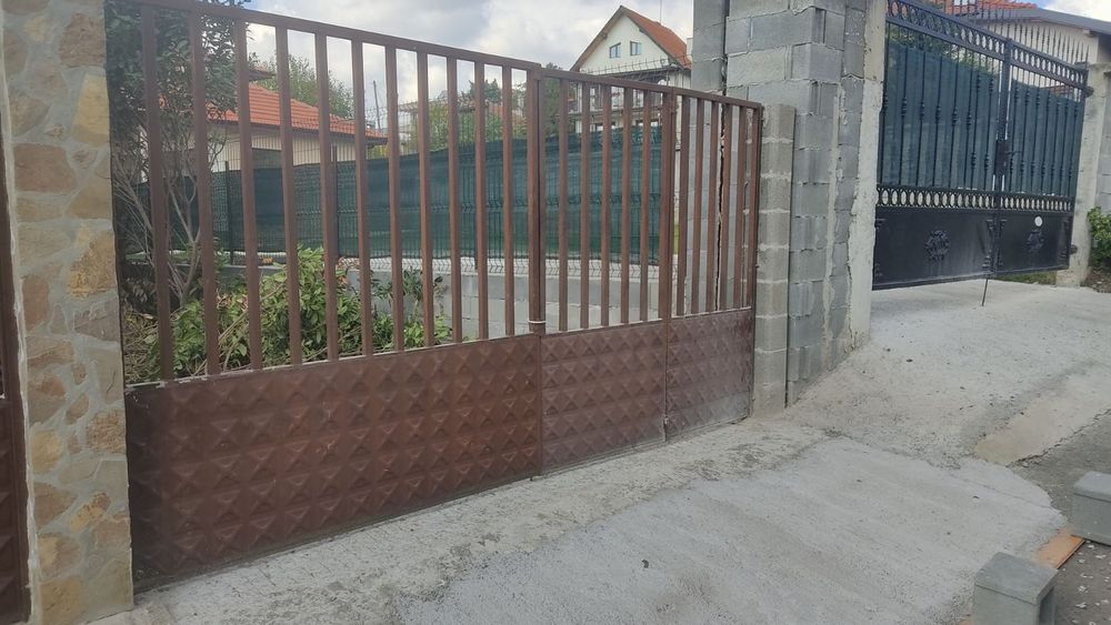 Продавам оградни врати