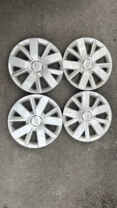 Оригинал колпаки от гранты R14 почти новые