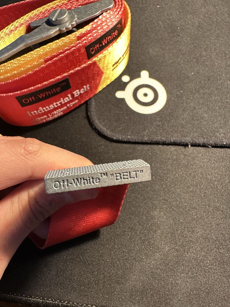 OFF-WHITE belt r and y