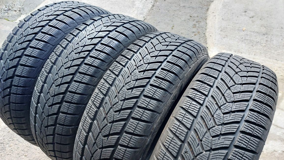 Зимни гуми за джип 225/65/17 Goodyear Ultragrip Performance 4 броя