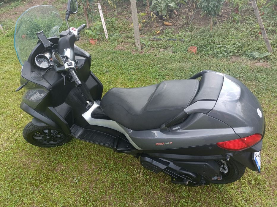 Piaggio MP3 500. Cat B