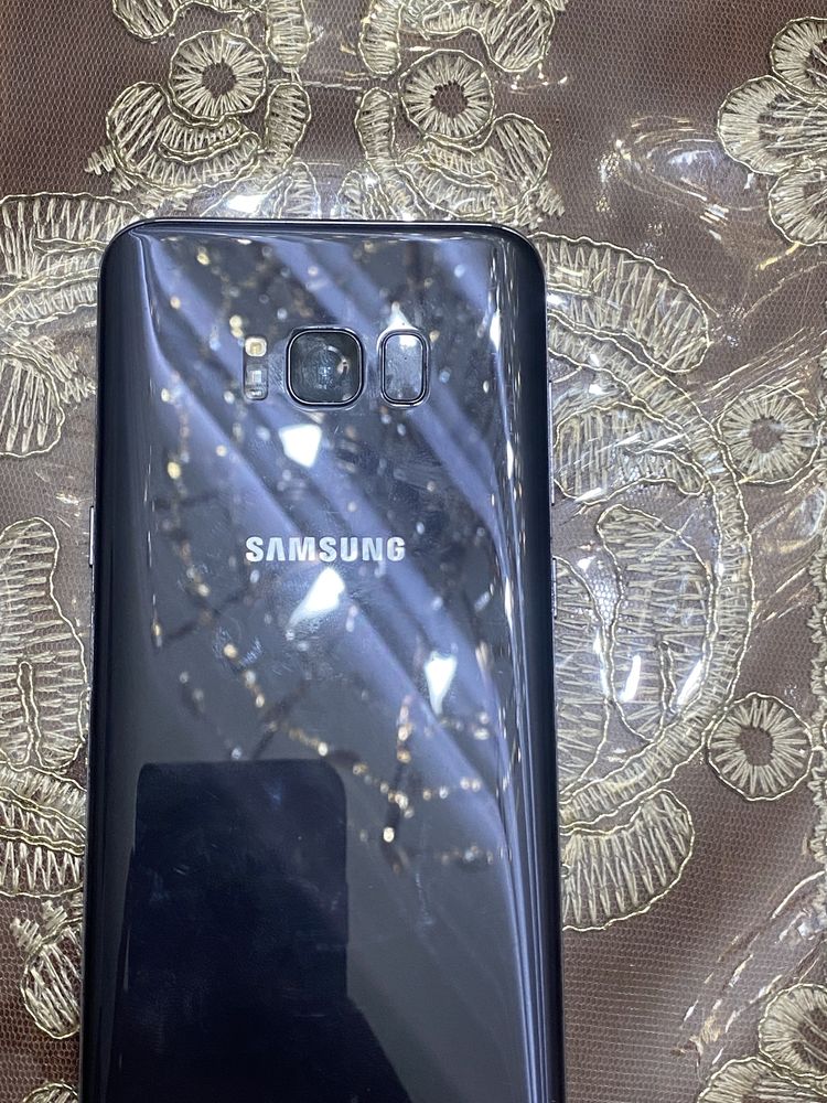 Samsung 8plus ideal 4/64GB