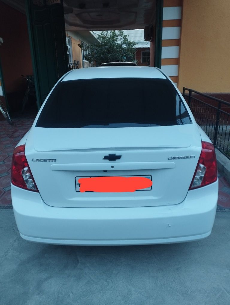 Lacetti sotiladi