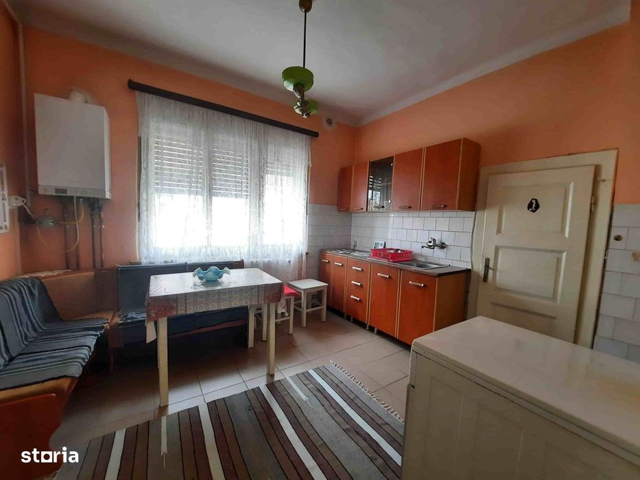 Casa cu 3 camere cartier Lazaret