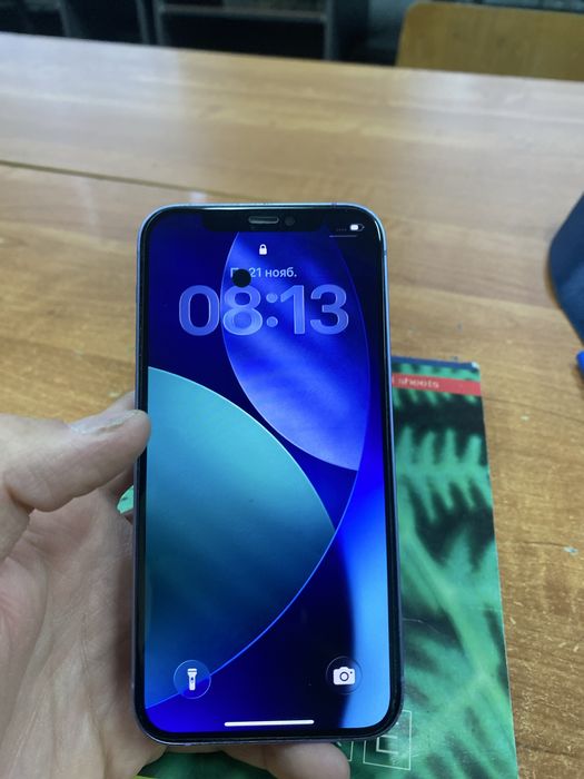 Айфон 12 64гб в хорошем состоянии