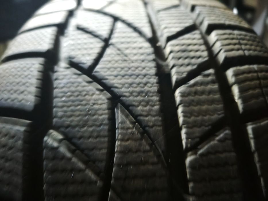 Vând cauciucuri de iarna 205 50 17 Evergreen 2023