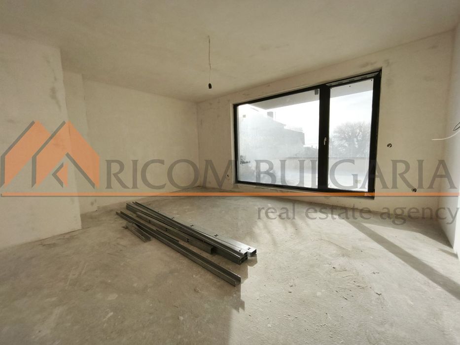 Продава се Четиристаен апартамент в Варна, м-т Траката - 210 кв.м за 1710 €/кв.м - Снимка #4