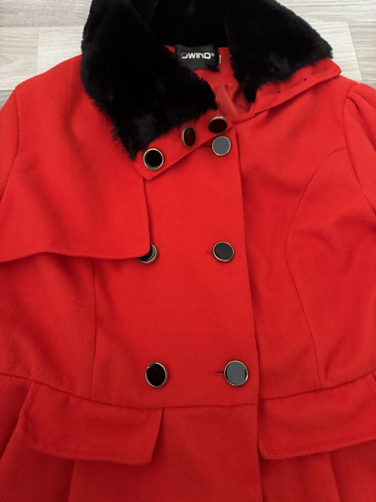 Дамско елегантно червено палто