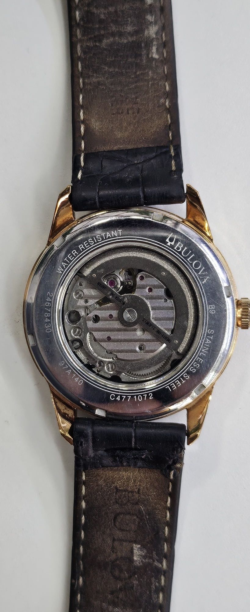Ceas Bulova bărbătesc clasic automat cu carcasa aurie roz