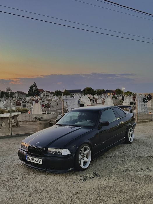 BMW E36 320i coupe