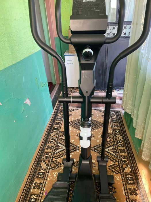 Vand Bicicleta eliptica Zipro Dunk Gold iConsole +