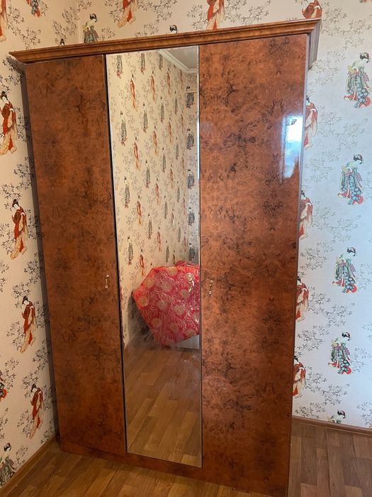 Спальная гарнитура.Кровать шкаф Комод