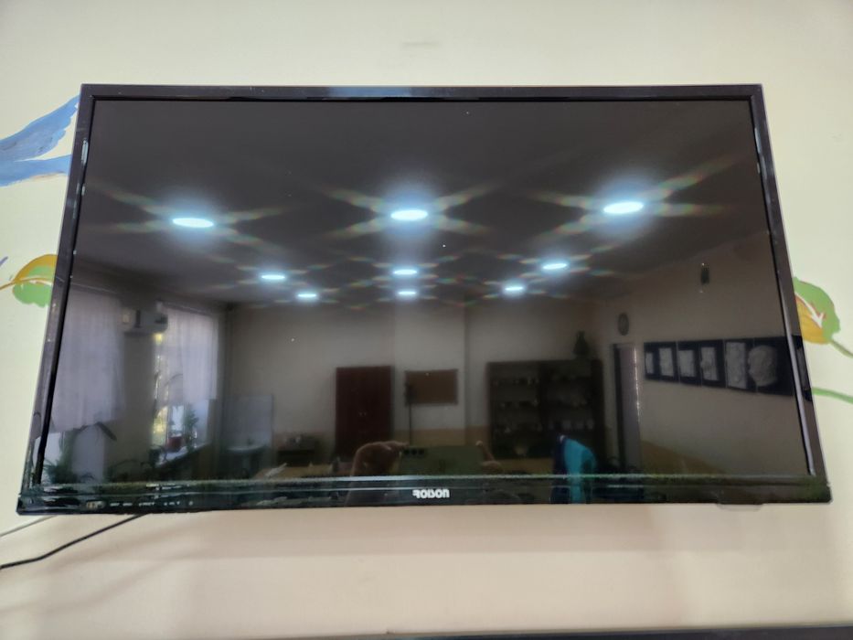 Televizor Roison 32 talik oddly. Телевизор Роисон 32 дюйма простой