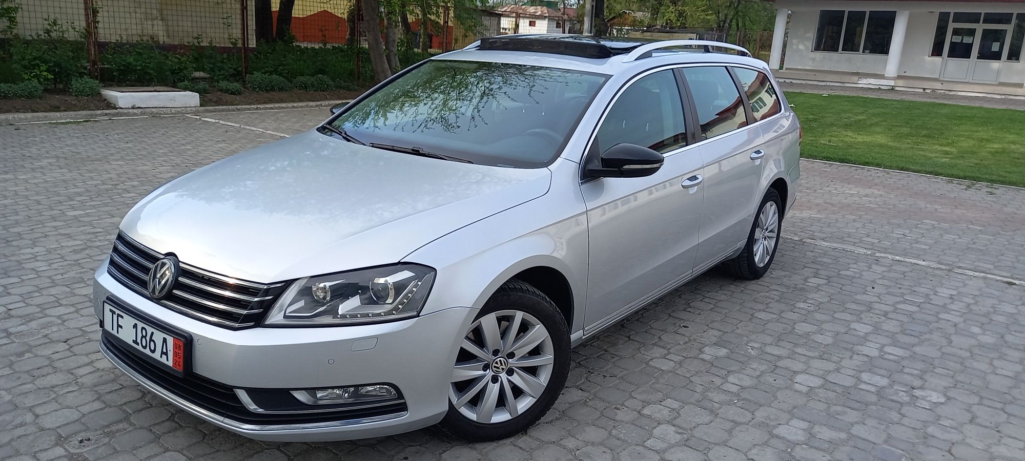 Volkswagen Passat b7 Exclusive//LED xenon panoramic 177cp