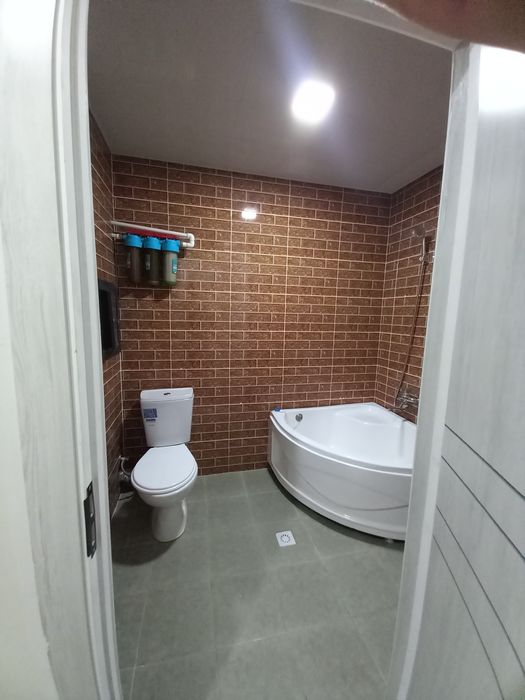 Motrid 5 etaj 2 xonali sotiladi