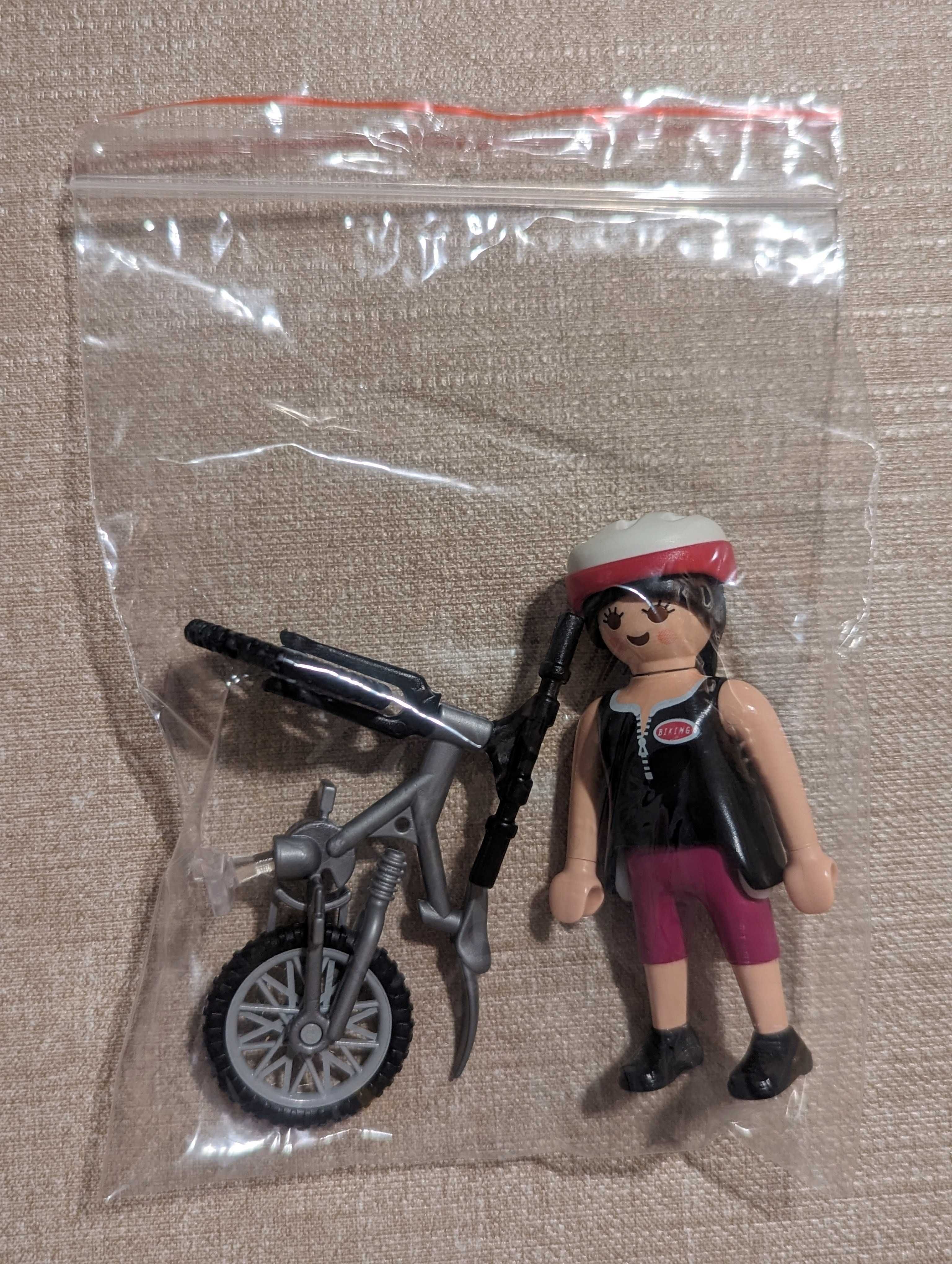 Playmobil - жена на велосипед - конструктор от серията "Special"