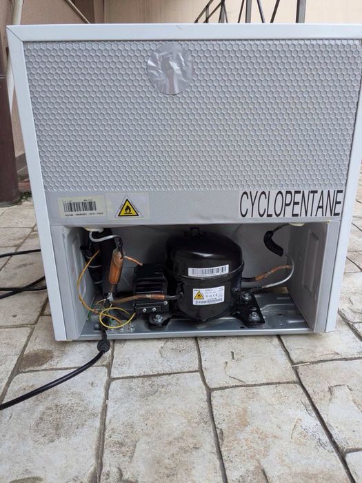 Мини бар компресорен