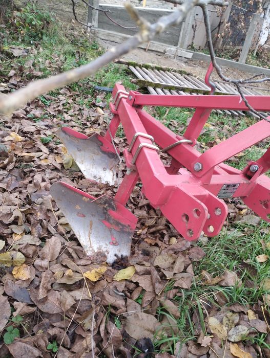 Vând tractor Ford dexta