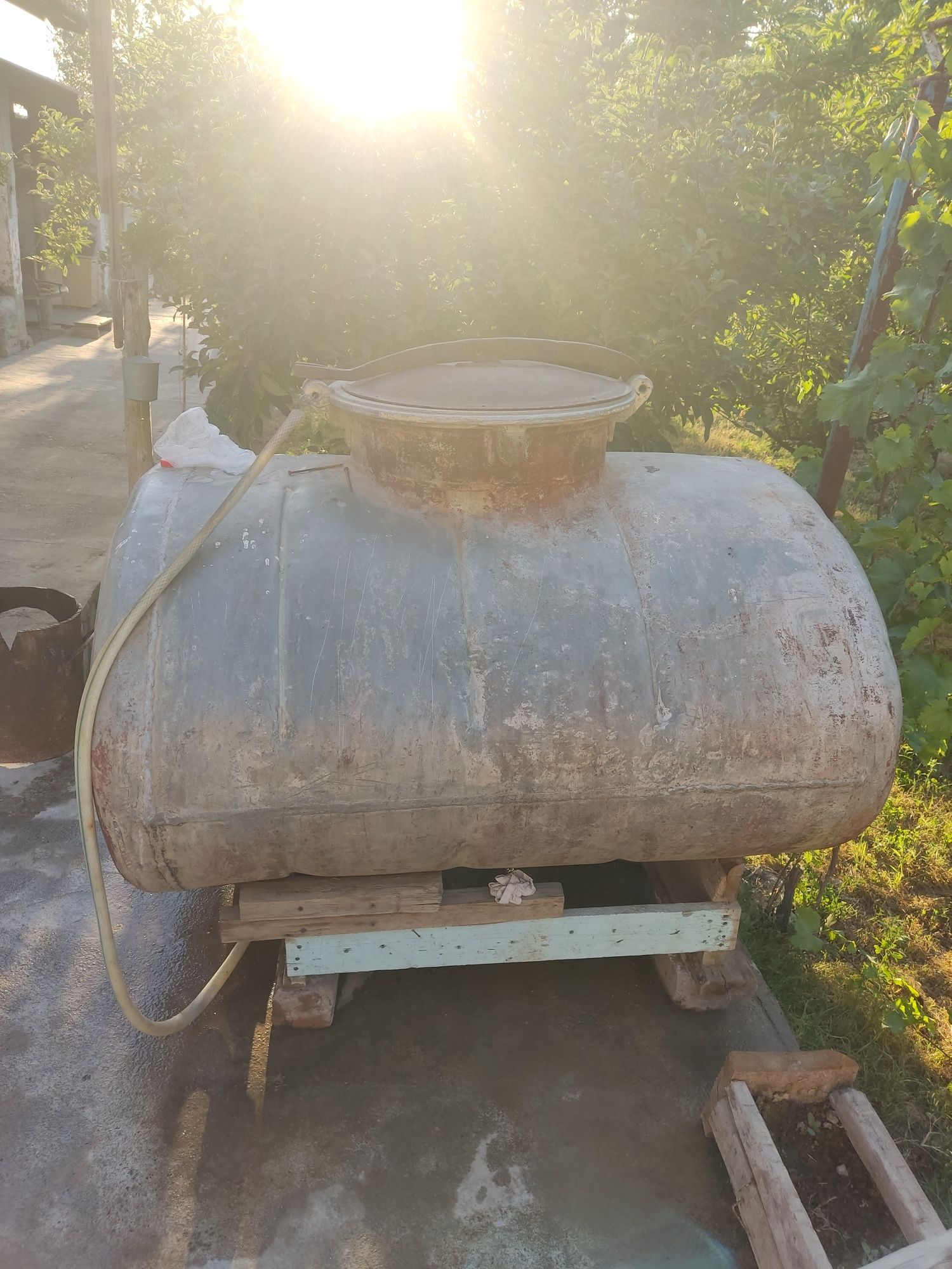 Alumin buchka sotiladi xolati yaxshi 10.milyon.sum kelishtiriladigon .
