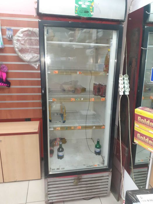 Vitrină frigorifică verticală pentru sucuri - FRIGOREX