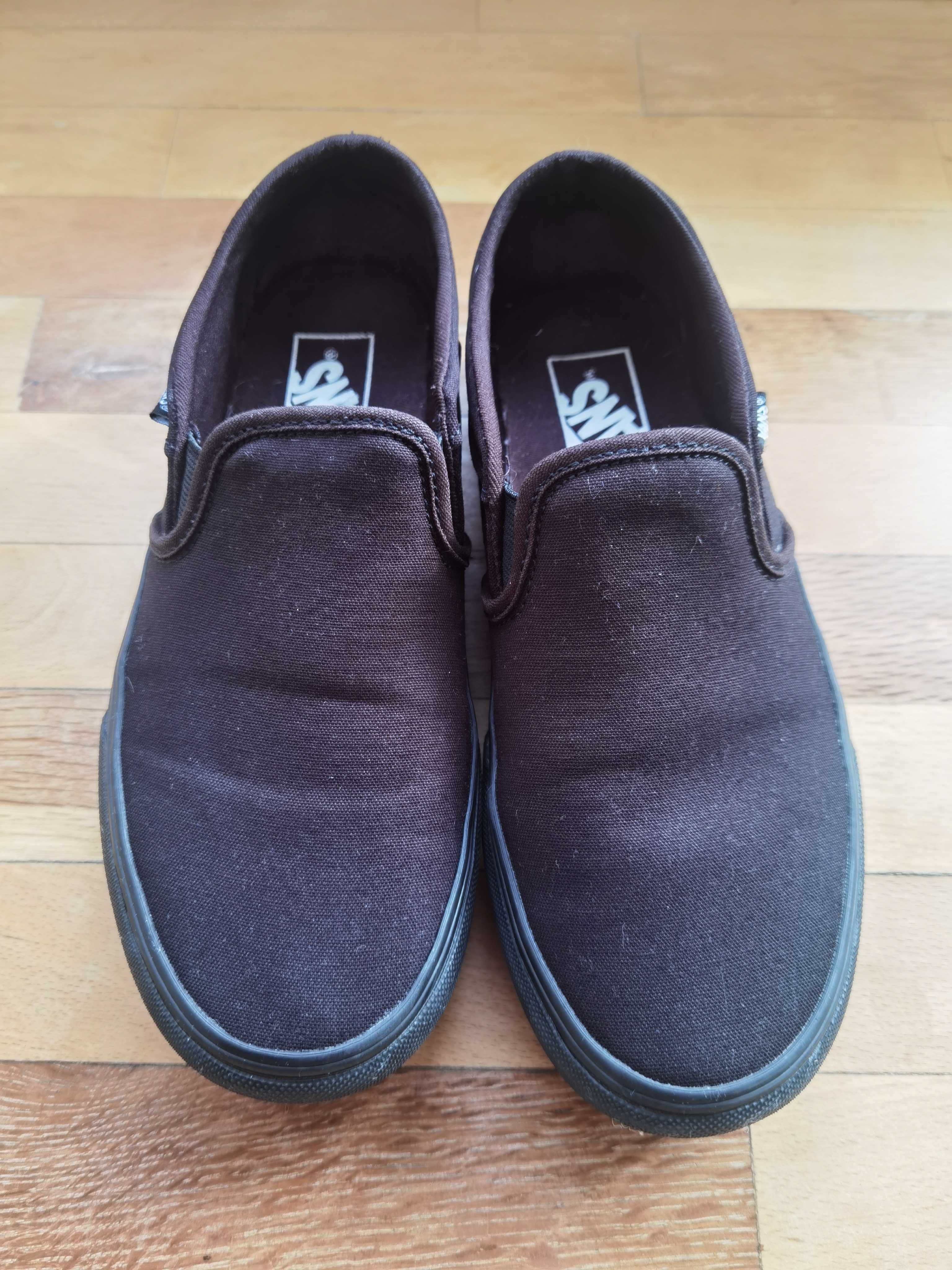 Продавам Vans slip-on classic black размер 38