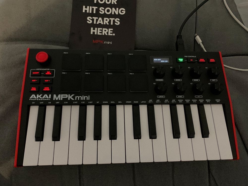 MIDI-клавиатура AKAI MPK Mini MKIII Black-Red