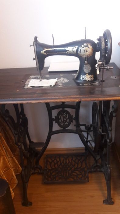 Vand masina de cusut Singer