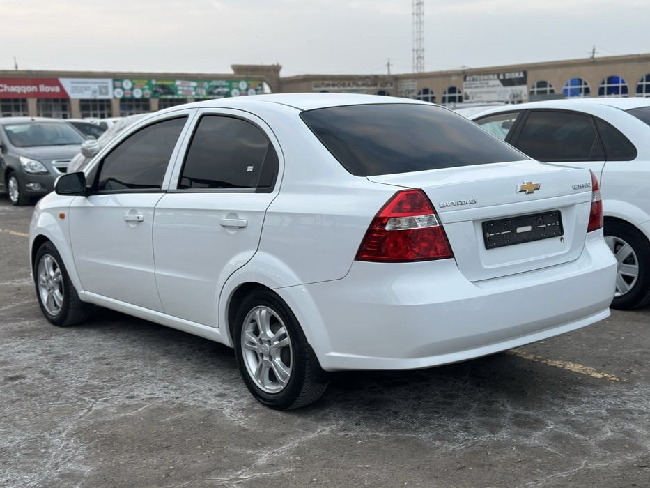 nexia r3 2017 год 162.000 пробег белый