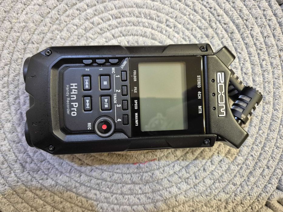 Zoom H4n Pro 4 intrari reportofon portabil cu microfoane built-in X/Y
