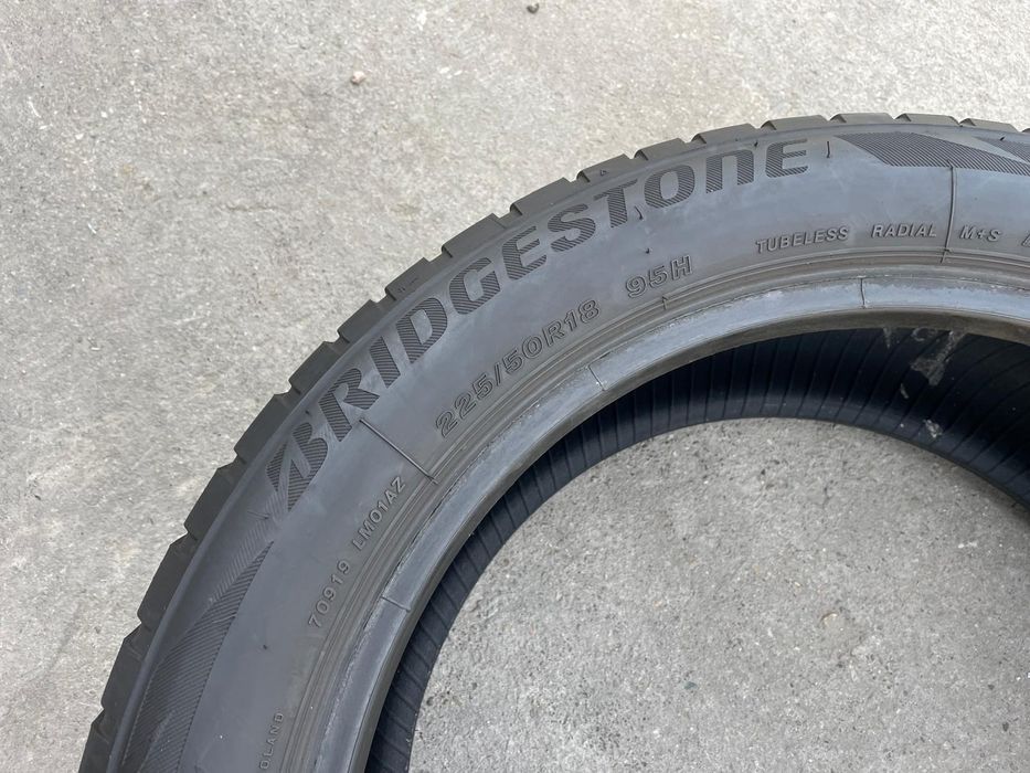 Set anvelope iarna 225 50 18 bridgestone rsc