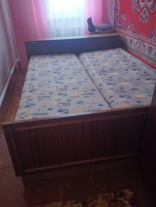 Продам. Кровать 160*200. С двумя матрасами по 80 см. 35000 тг