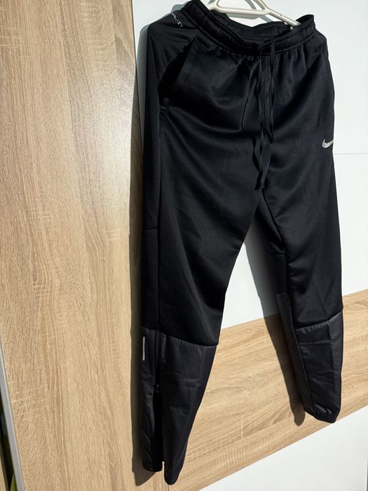 NIKE Спортно долнище