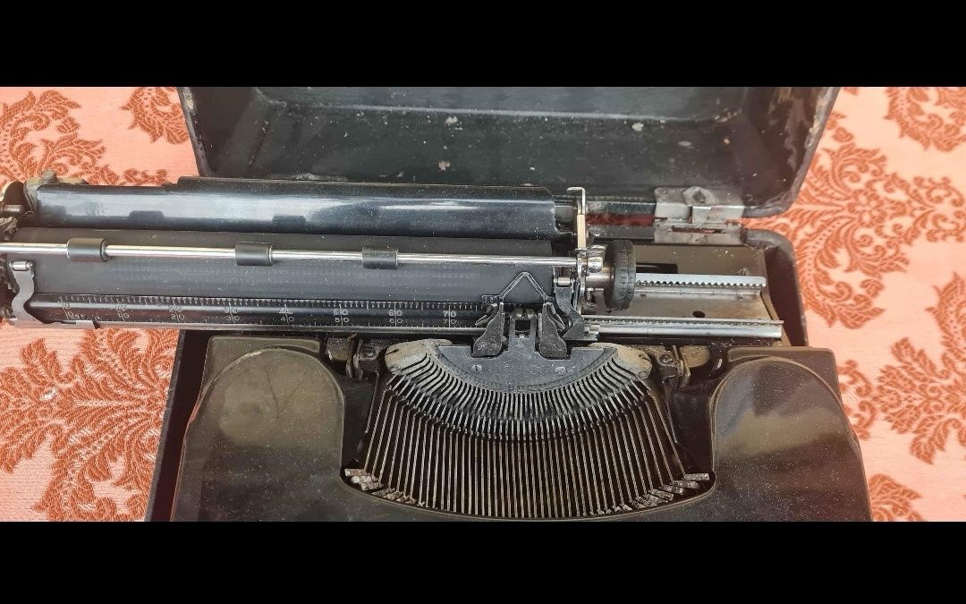 Mașina de scris Corona cu toc original