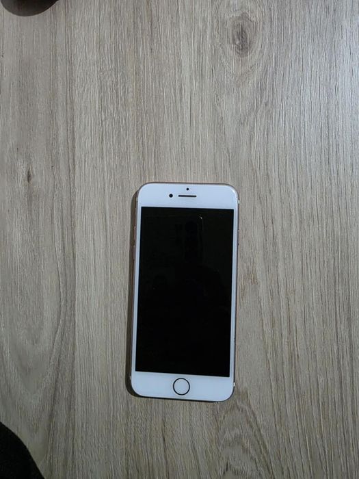 Продавам iphone 7
