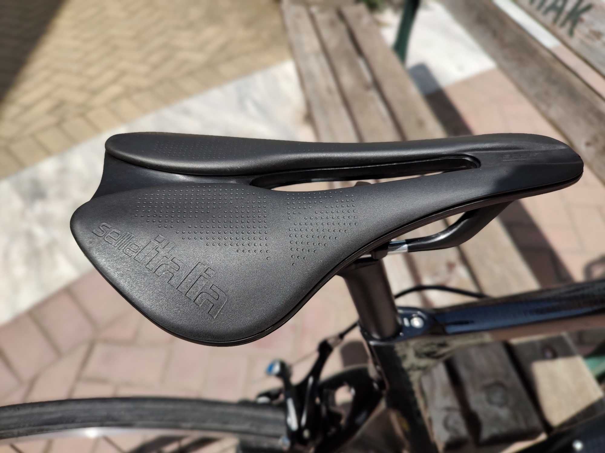 НОВ КАРБОНОВ велосипед Bianchi 2x11 Shimano 105 с гаранция