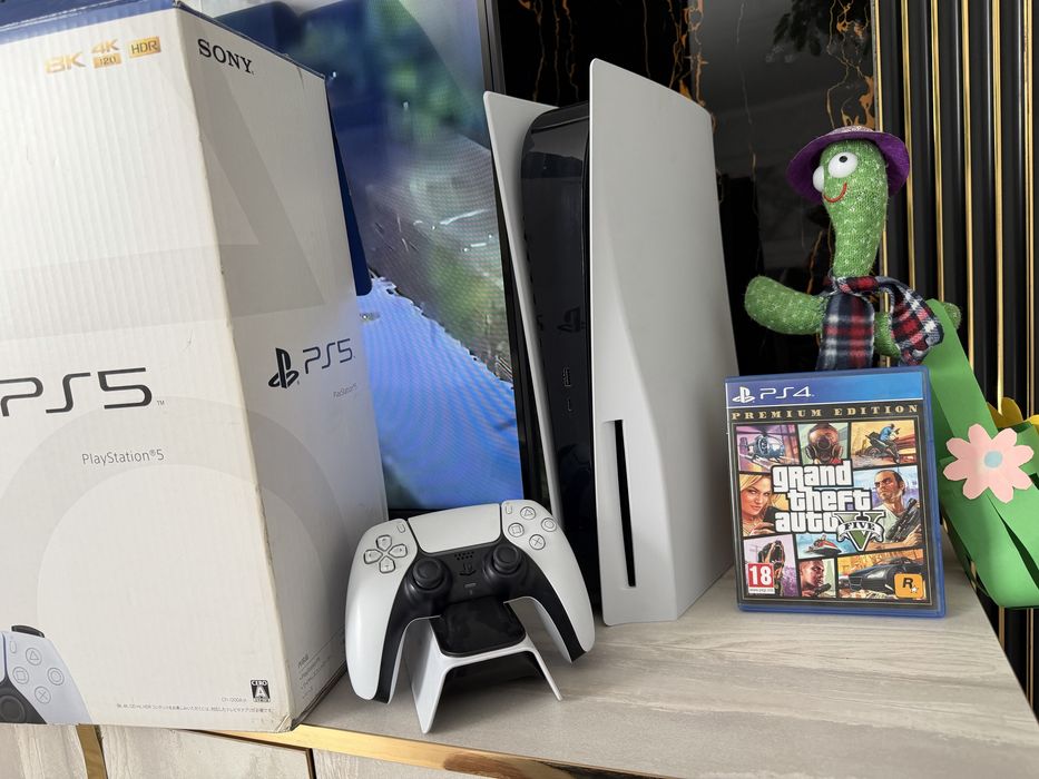PlayStation 5 в новом состоянии + диск + станиция