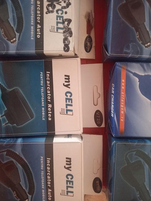 Încărcător rețea Sony Ericsson k750 , iPhone 4 și huse