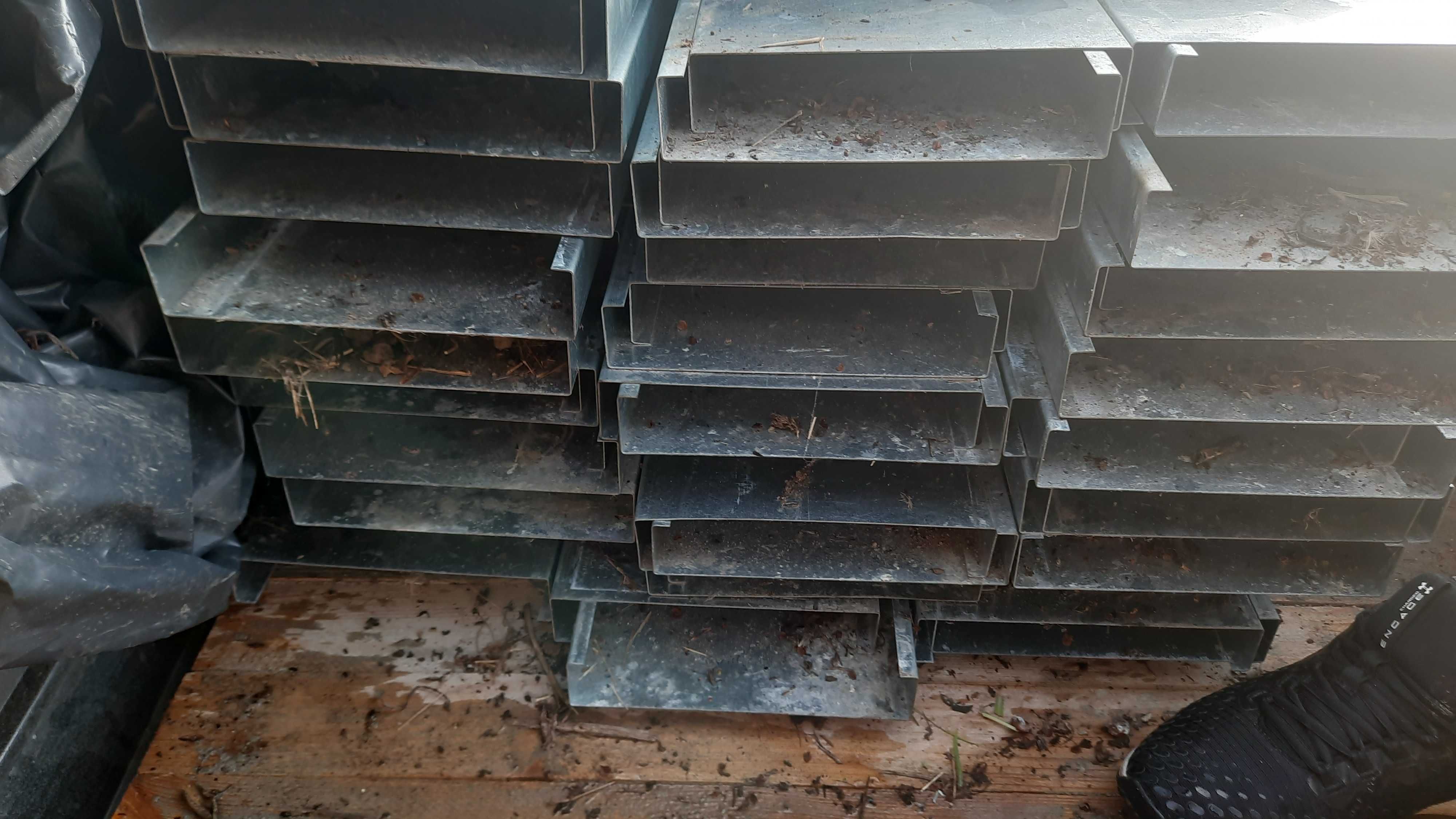Vind profil latime 20cmx6mx2mm facut pe comanda 220 lei buc 54 buc