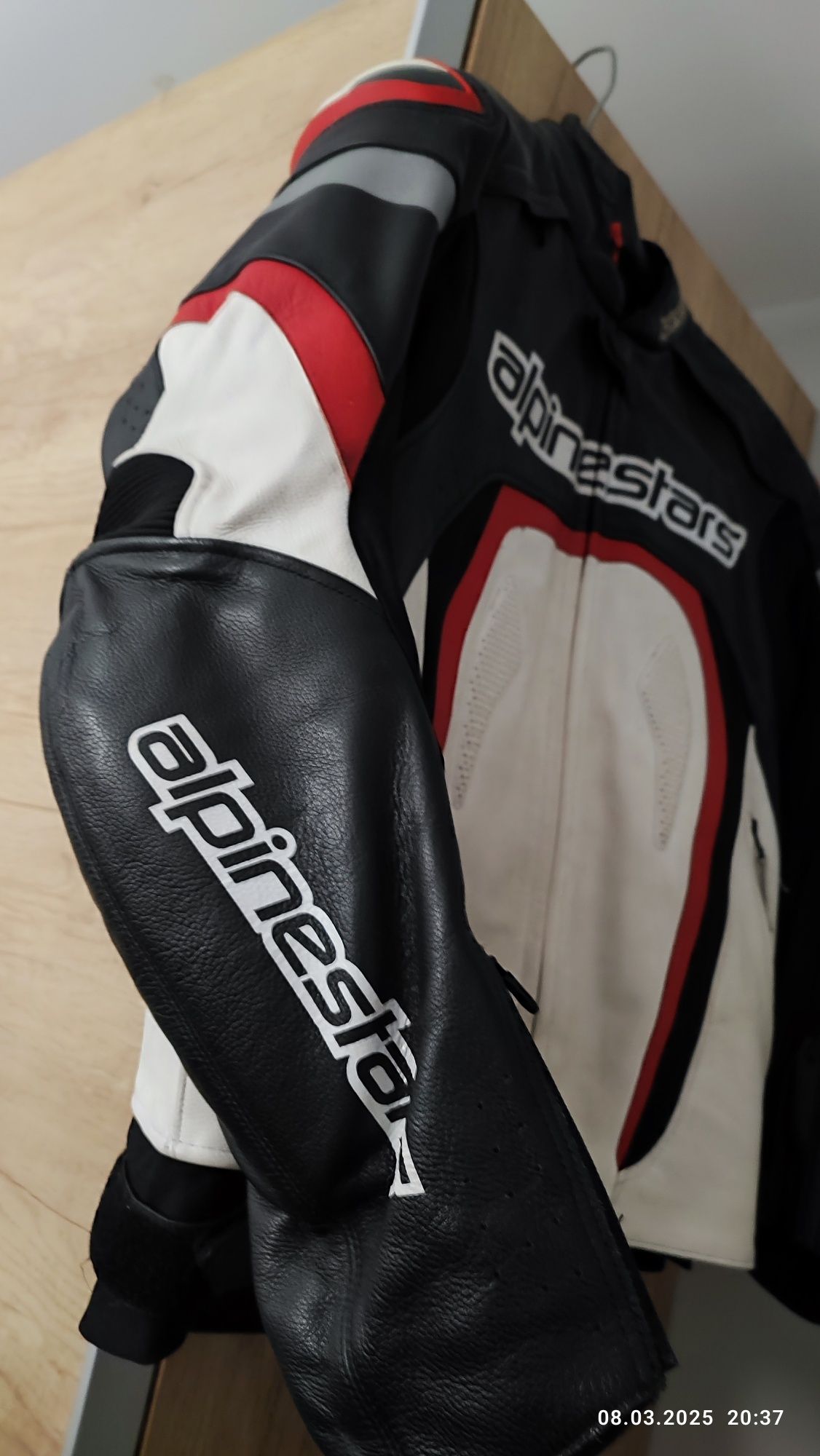 Яке Alpinestars кожено