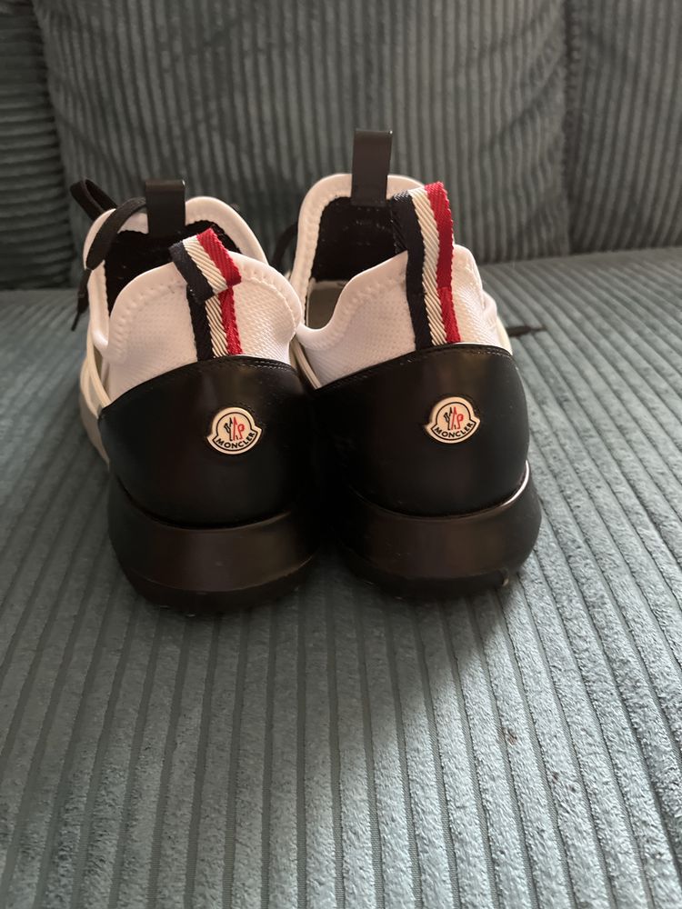 Уникални маратонки moncler