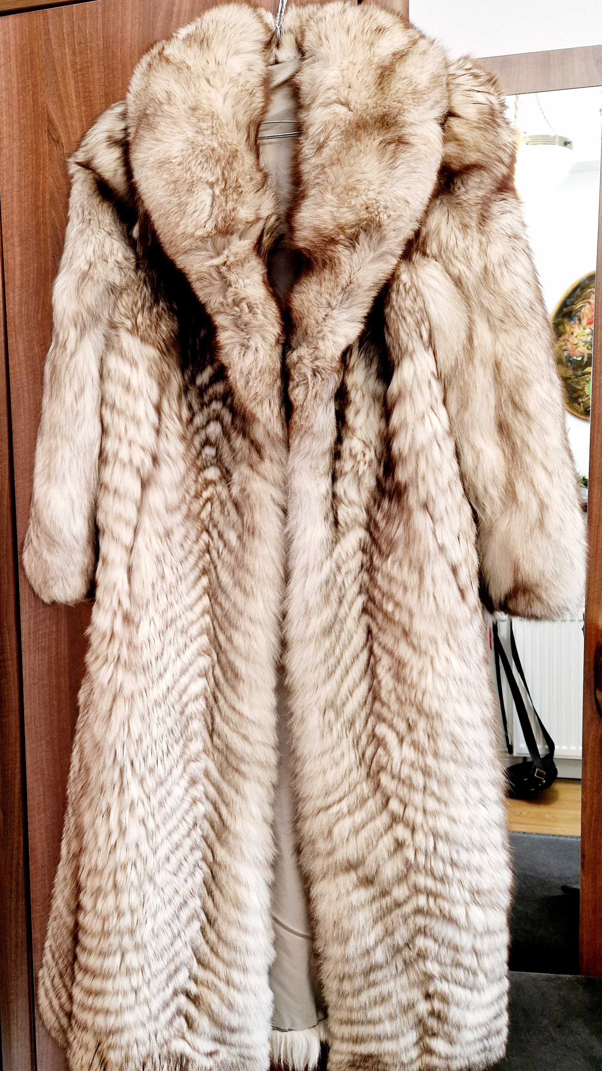 Haină de blană de vulpe argintie
